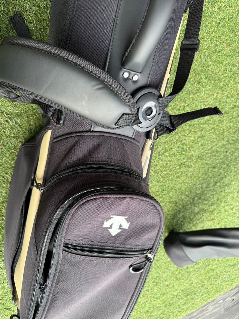 DESCENTE キャディバッグ 黒 スタンド付き