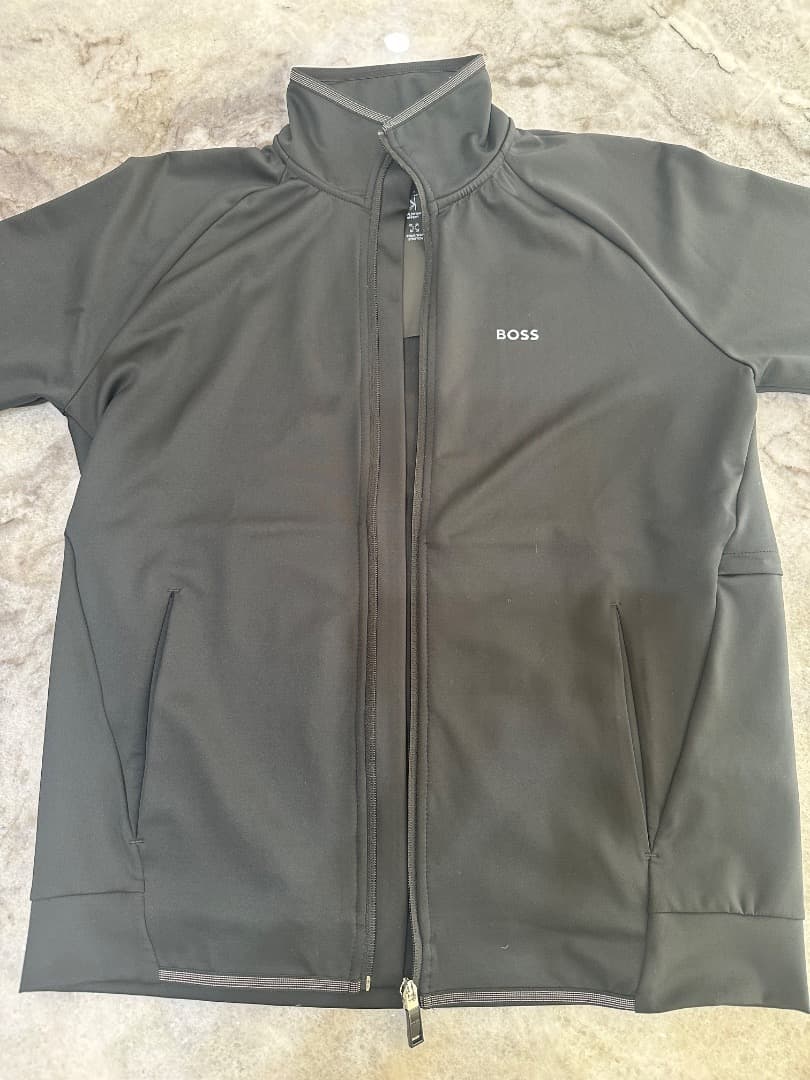 BOSS ブラック ジップアップジャケット