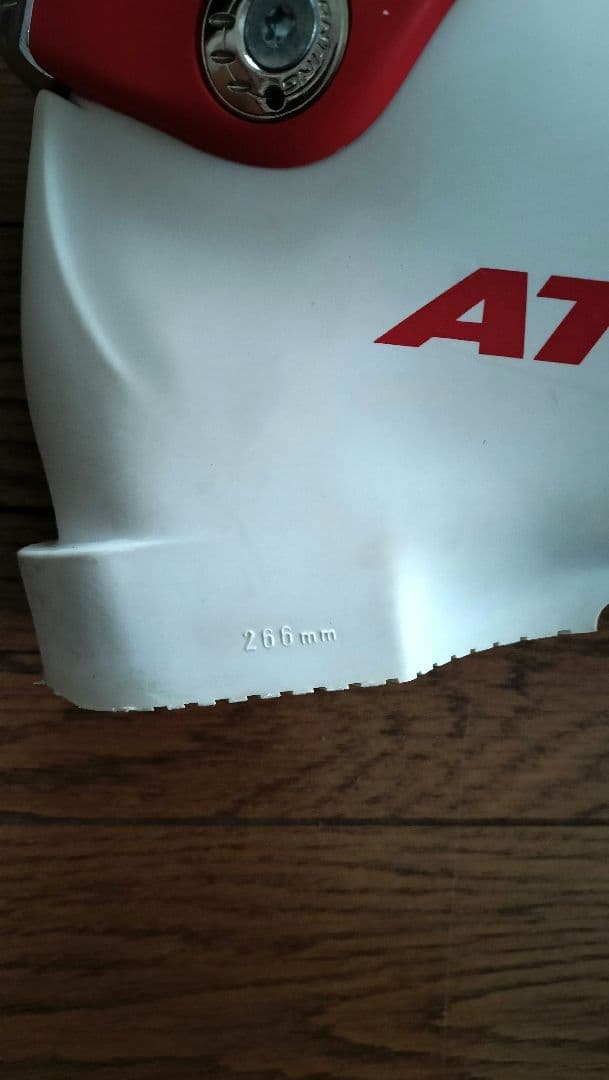 Atomic スキーブーツ 赤/白