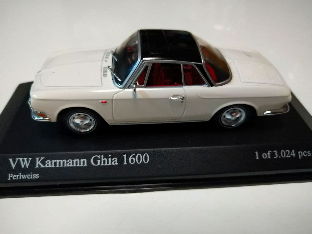 車　ダイキャスト　ミニカー　ＶＷ カルマン・ギア １６００ (１９６６)