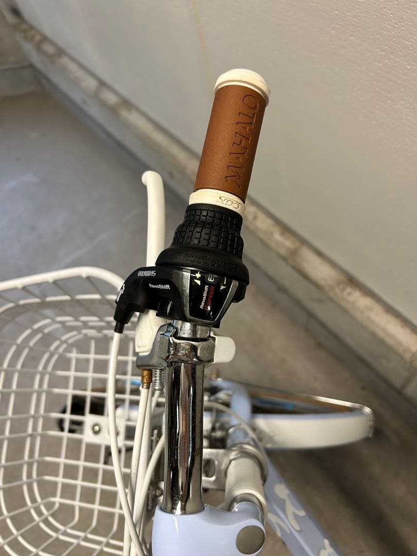 自転車22インチ 女の子 MAHALO 6段変速 【手渡し限定】