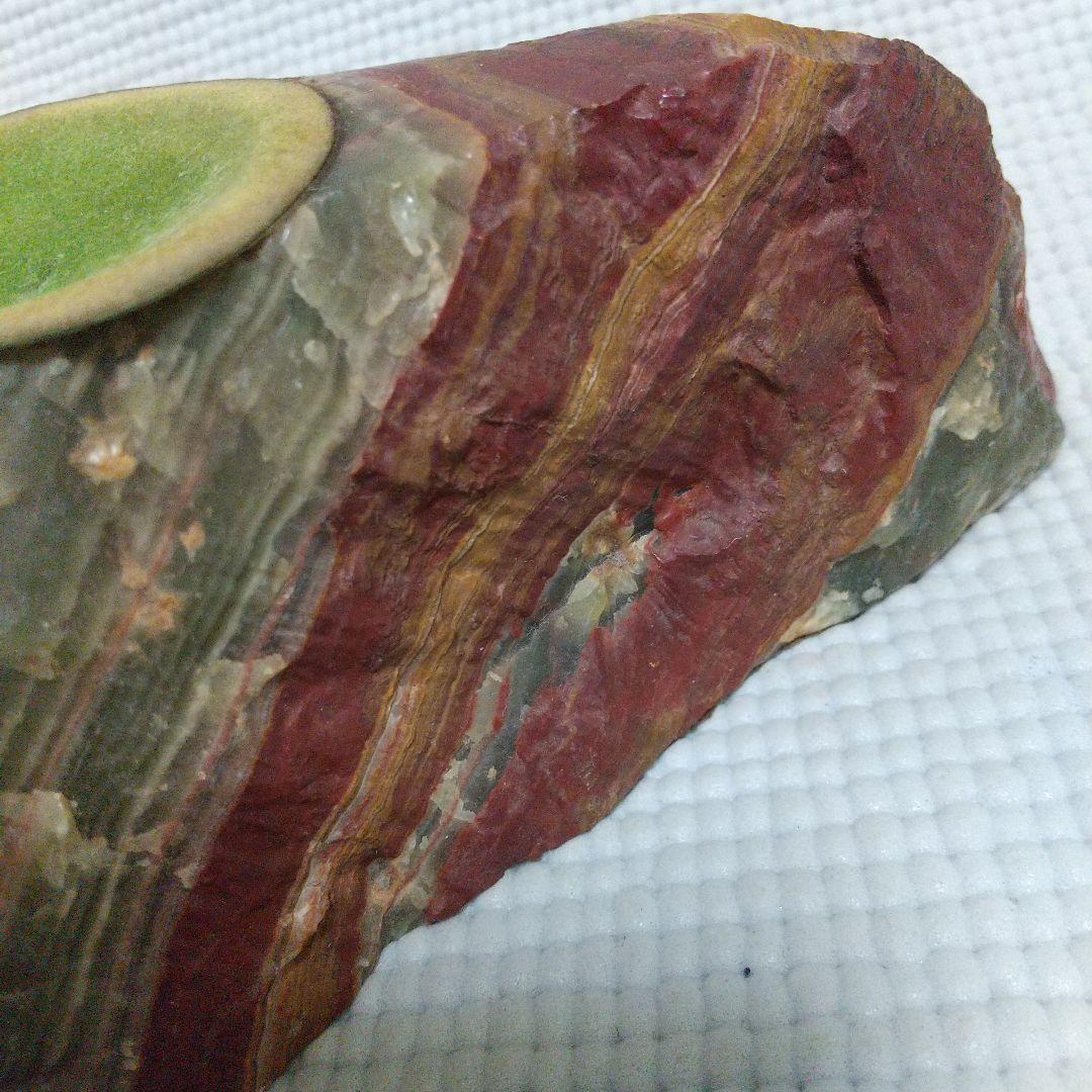 まるで惑星 4.2kg 碧玉? 赤/緑/黄の縞模様が美しい観賞石31cm