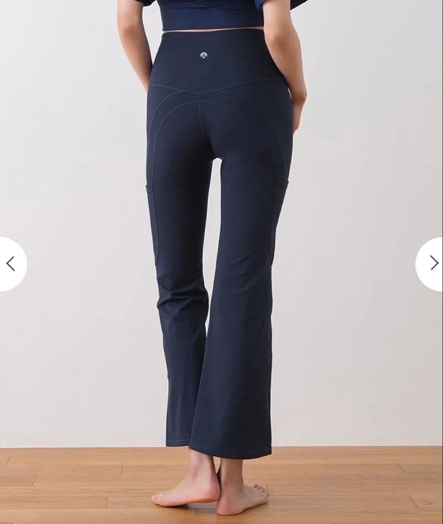 新品♡Web限定【SUKALA】ユーティリティフレアレギンス　ネイビー　L