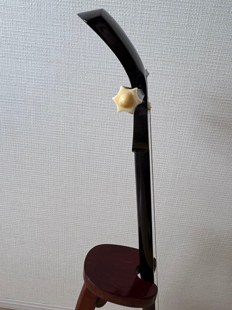 再度値下げしました古い沖縄又吉三線 本体 ハードケース付き