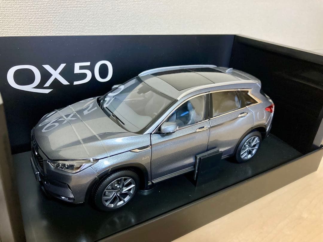 1:18 インフィニティ INFINITY QX50 シルバー　日本非売品