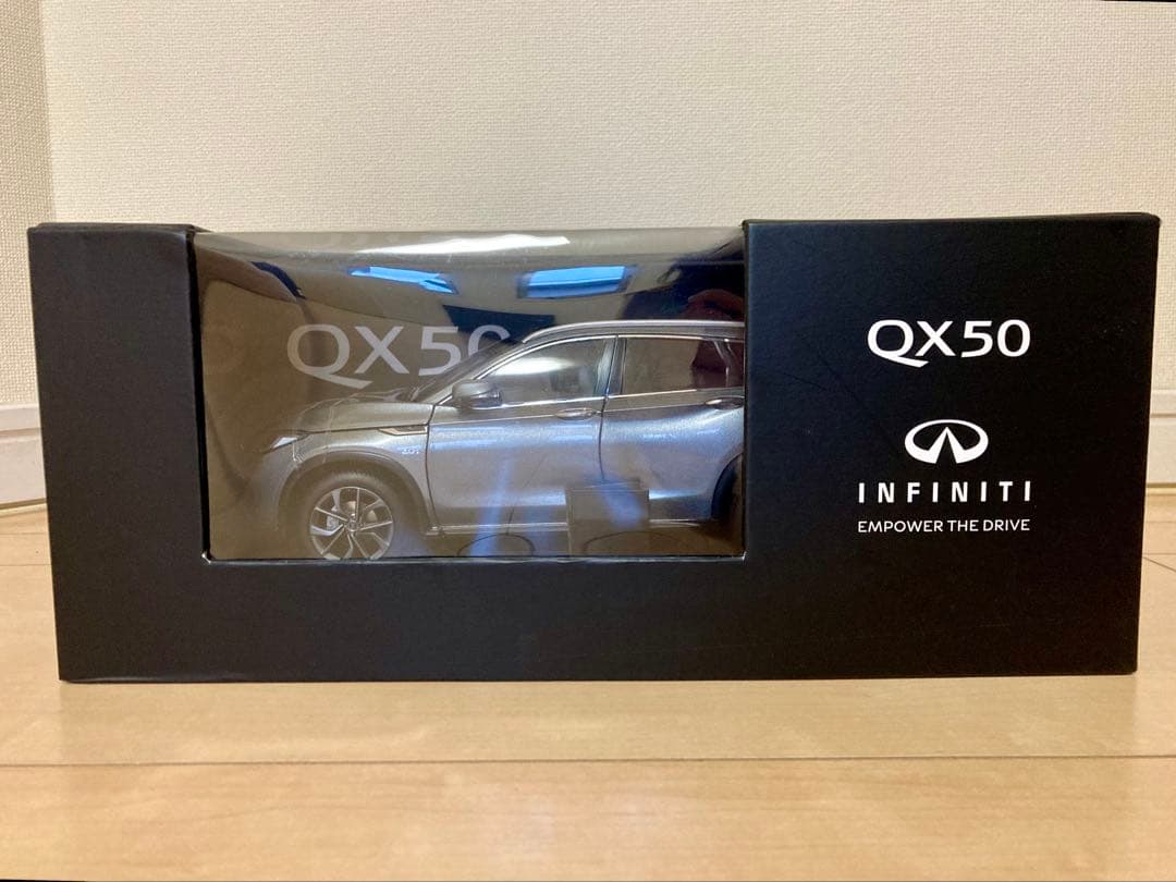 1:18 インフィニティ INFINITY QX50 シルバー　日本非売品