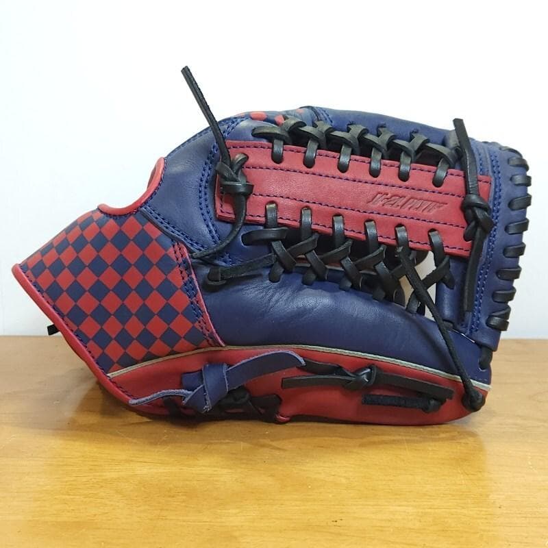 アディダス チェッカーレッド 人気チェッカー柄レザー使用 美品 軟式グローブ