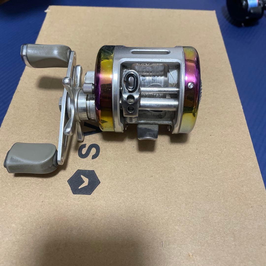 VARIUS F300 ベイトリール チタン