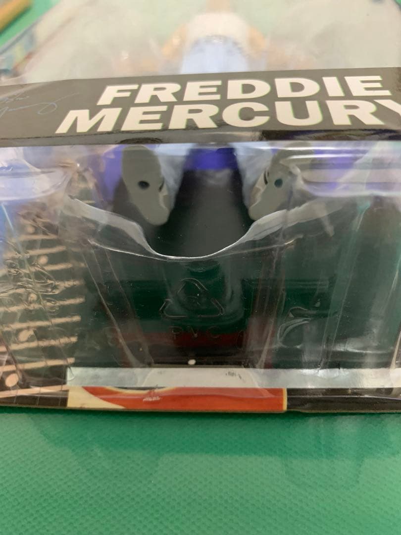 FREDDIE MERCURY フレディ　マーキュリー　フィギュア