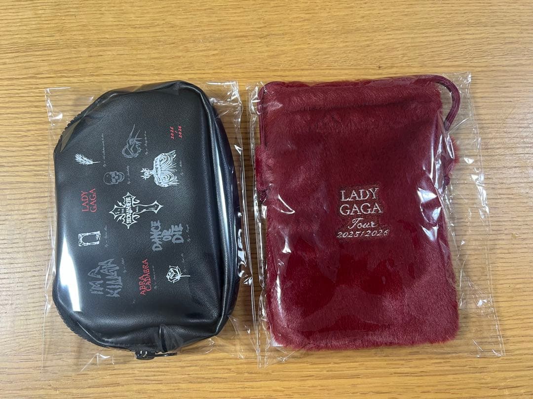 Lady Gaga The MAYHEM Ball VIP GOLD 限定グッズ