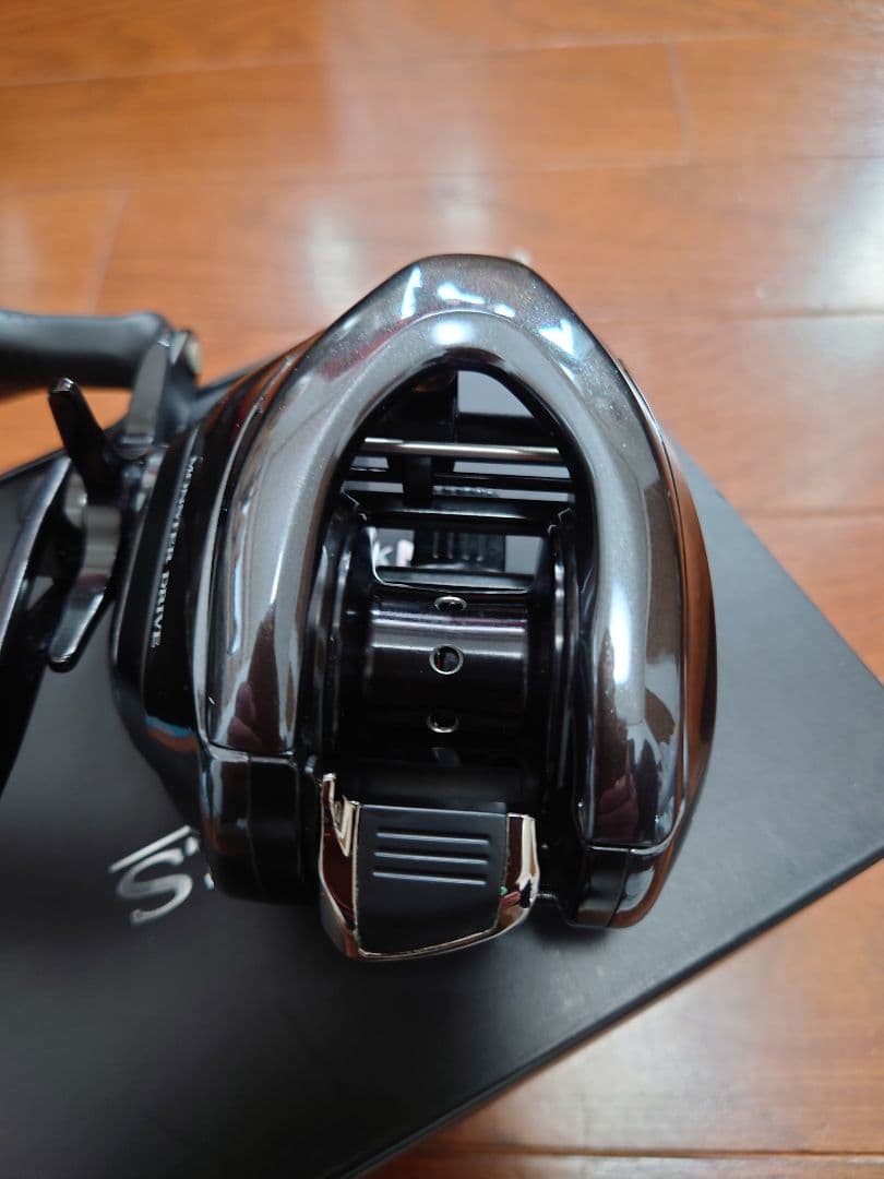 18 ANTARES DC MD XG ベイトリール 新品未使用品。