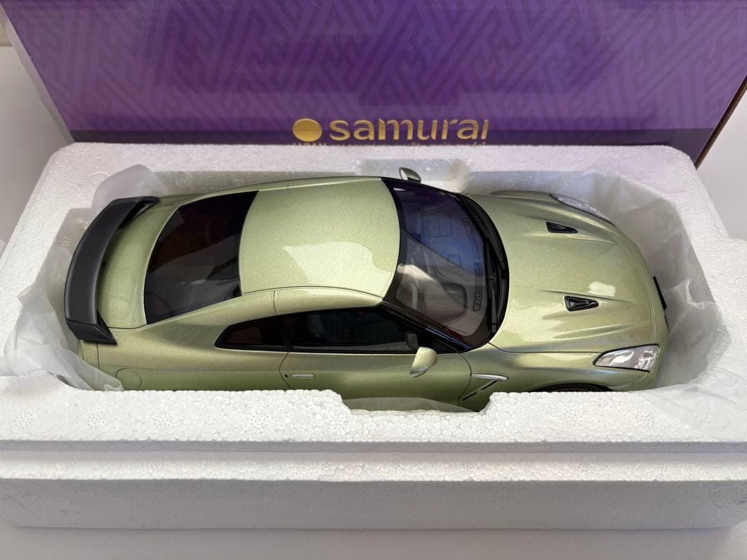 京商 Samurai 1/18 GT-R R35 T-Spec ミニカー