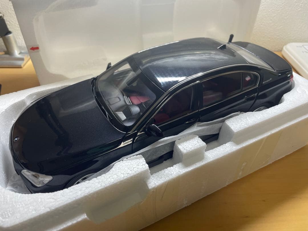 京商 1/18  アクティブ ハイブリッド 7 (F04) ブラック