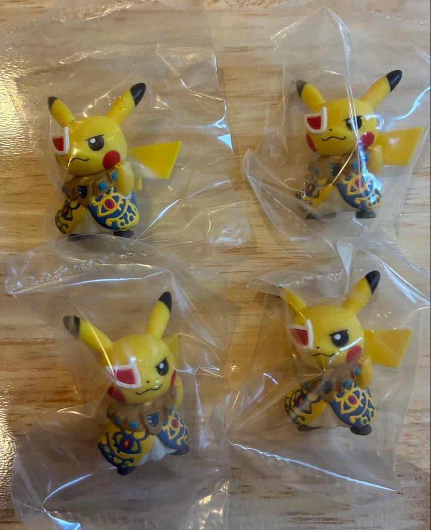 ボスごっこピカチュウ　12個セット　ポケモンセンター　ガチャガチャ
