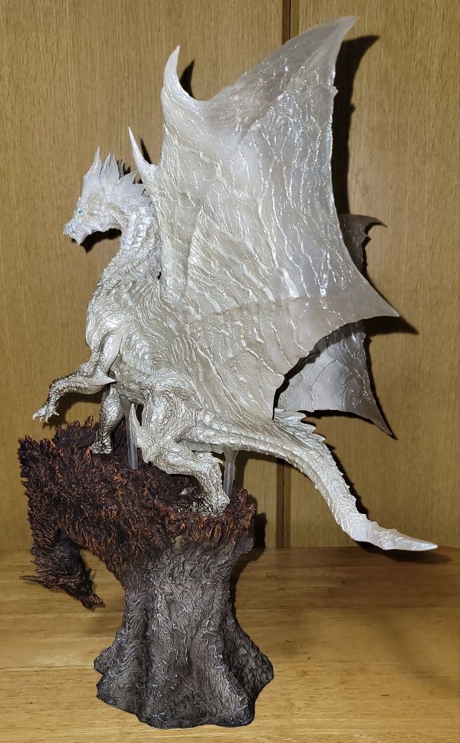 クシャルダオラ（脱皮） フィギュア モンスターハンター クリエイターズモデル