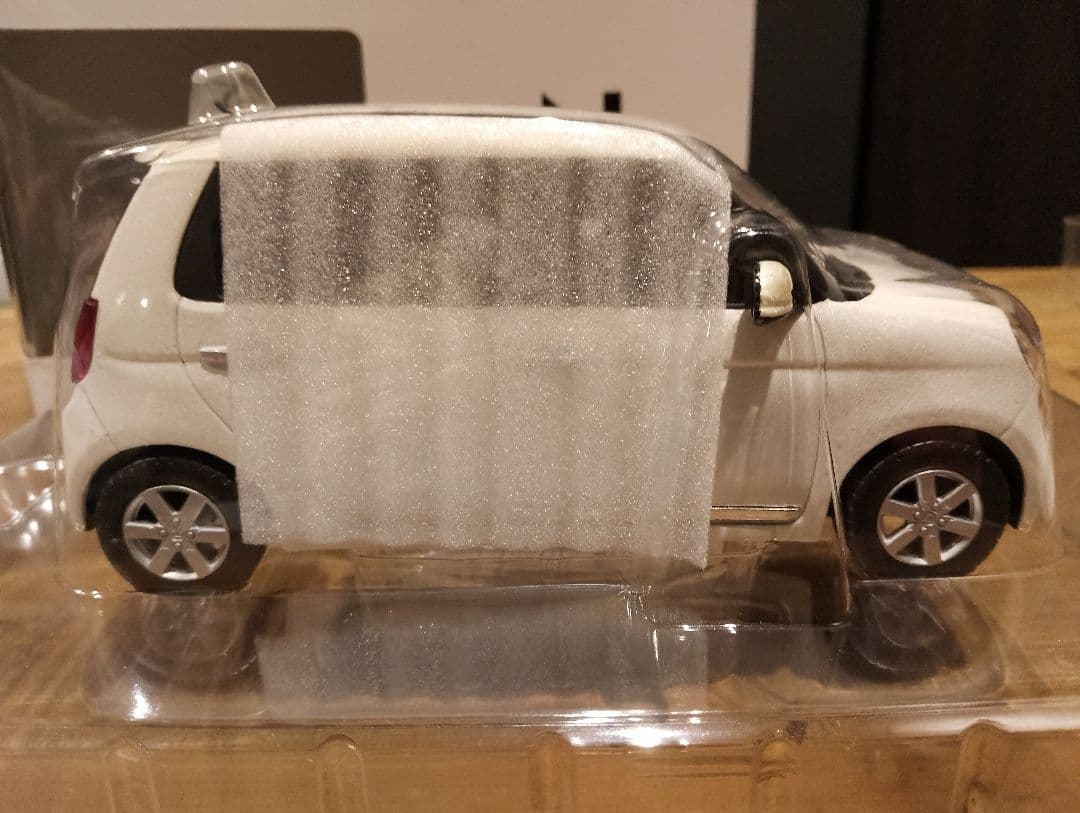 1/18 ホンダ　N-ONE カラーサンプル　成約記念品ミニカー　ホワイトパール