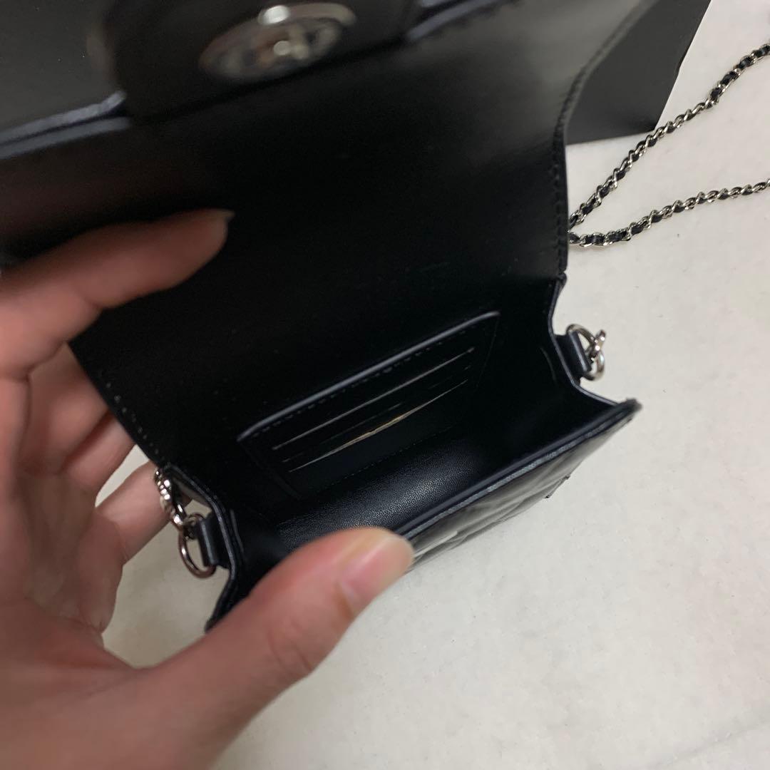 CHANEL スマホショルダー　ショルダーバッグ