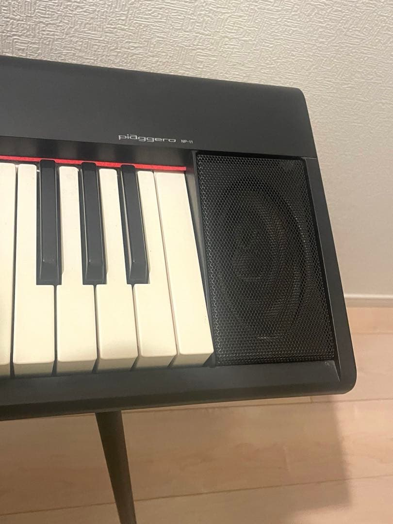 YAMAHA 電子キーボード piaggero NP-11 譜面台・アダプタ付