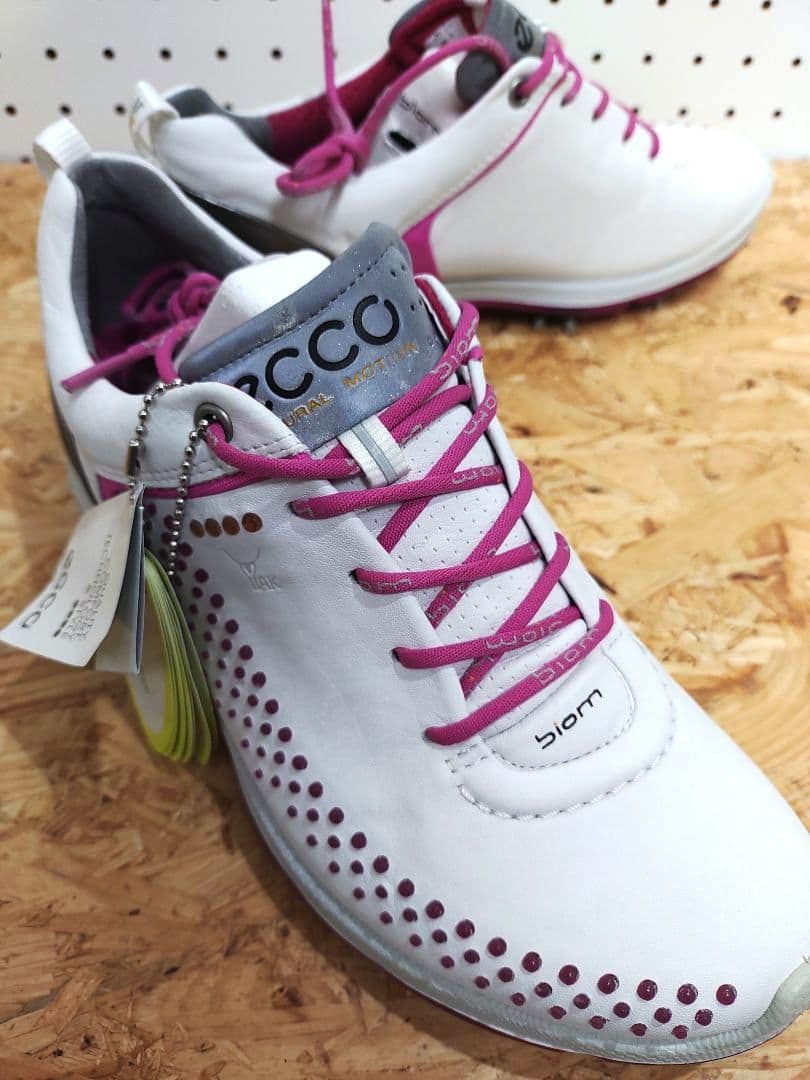 ECCOゴルフシューズ37 23.5cmソフトスパイクbiom