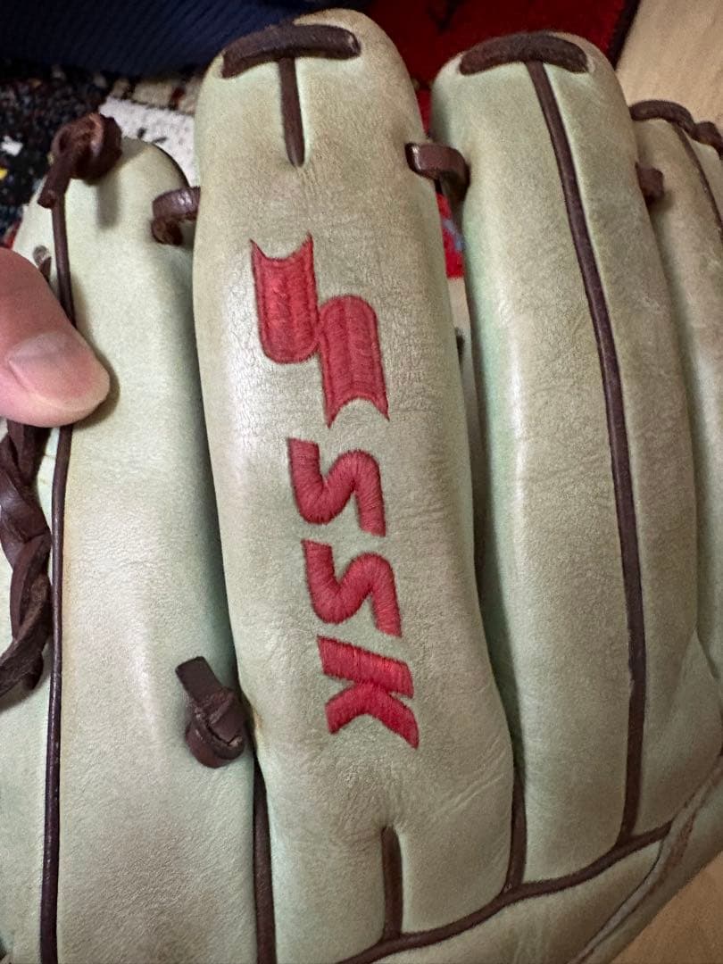 エスエスケイ　硬式用右投げピッチャー用グローブ