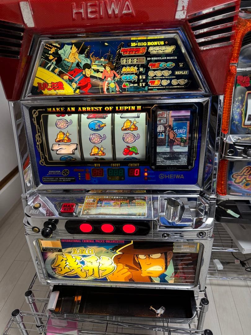 【重要:ジャッカス】HEIWA 銭形 スロットマシン