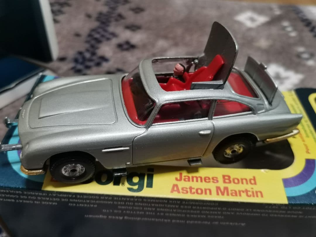 CORGI　007 アストンマーティン　イギリス製