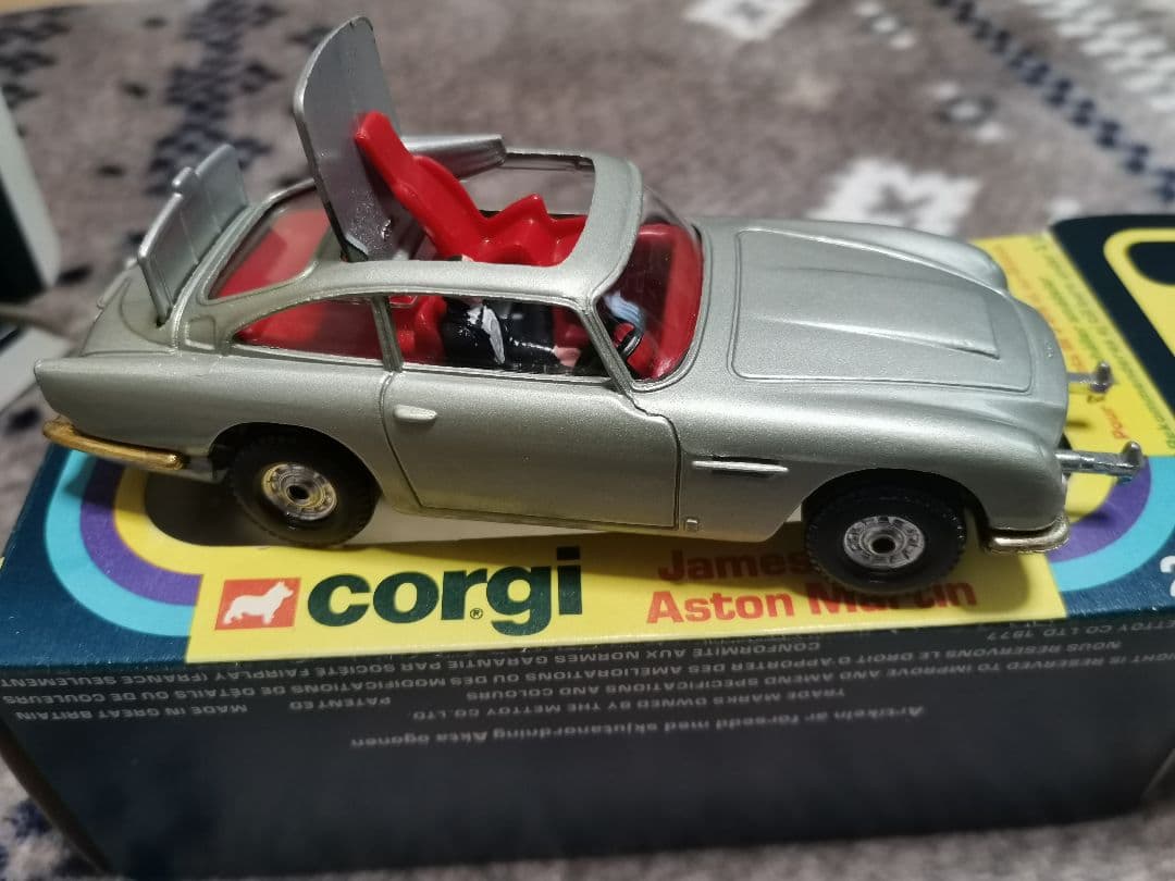 CORGI　007 アストンマーティン　イギリス製