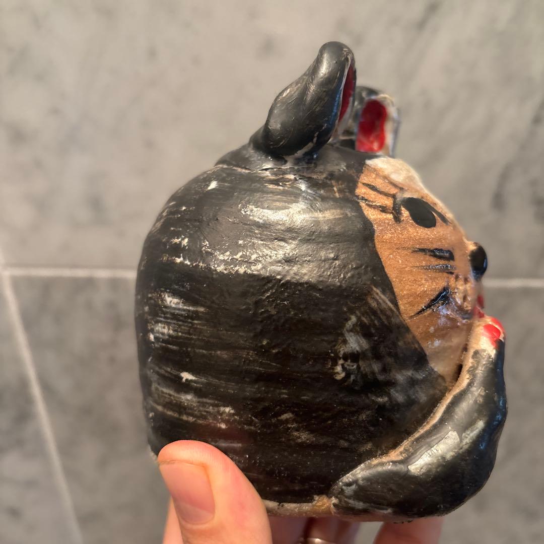 作家さんによるお茶目で可愛らしくとても雰囲気のある猫の陶器