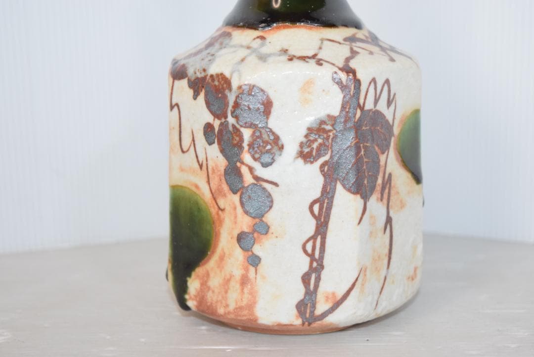 SUNTORY 織部葡萄文面取瓶 織部焼 600ml 国産ブランデー 古酒 希少