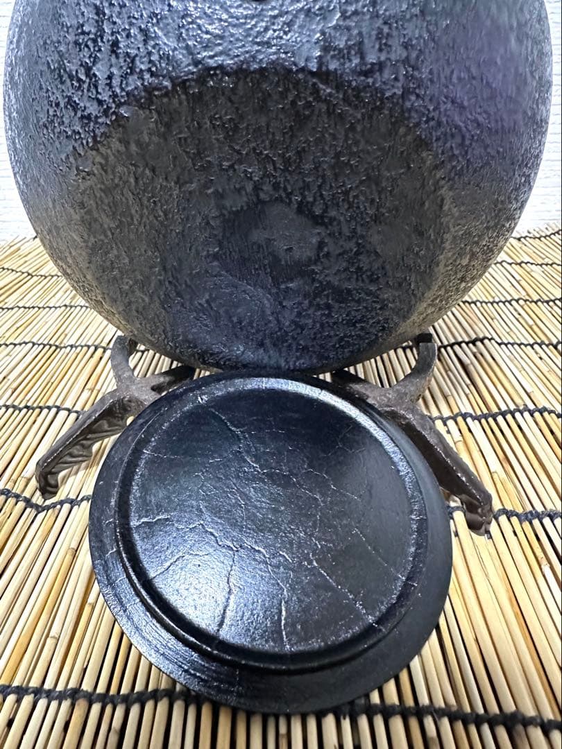 未使用品　南部伝統工芸士 及川寛治作　１８型姥口 アラレ　南部鉄瓶　南部鉄器