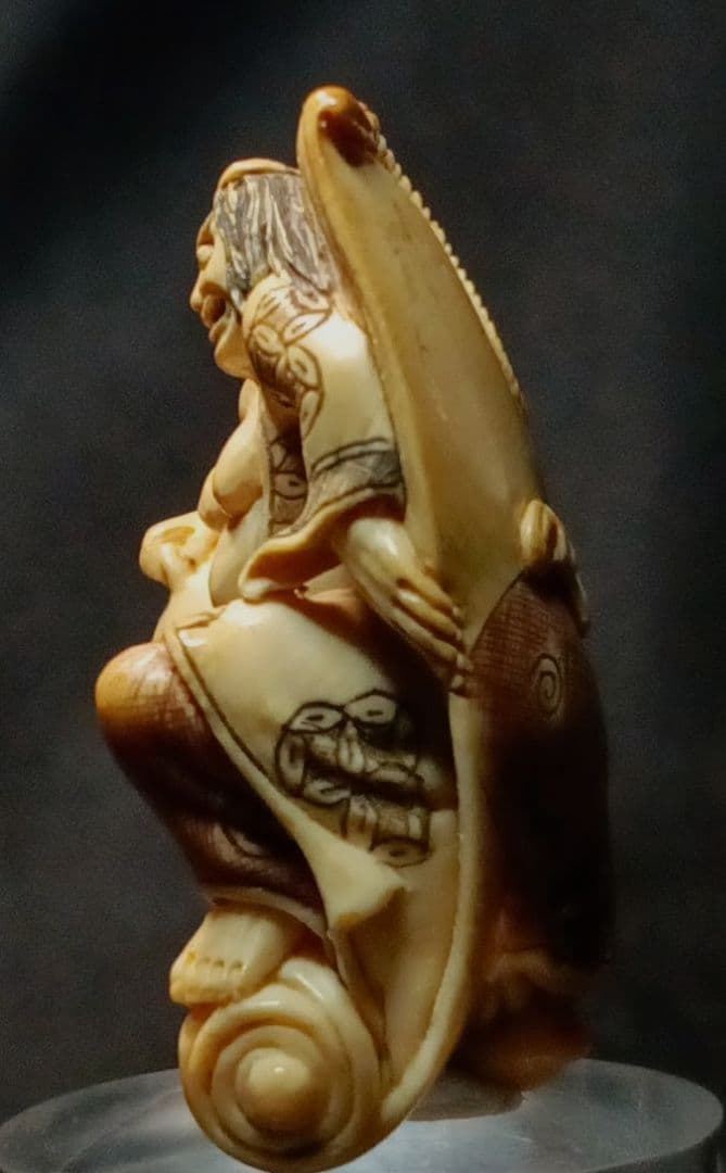 蕉雨 在銘 根付「日本画掛軸から飛び出す 鬼と釣り鐘の図 期間限定値下