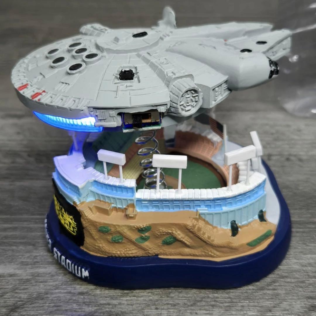 【激レア】ドジャース球場配布　スターウォーズ ナイト　ミレニアムファルコン