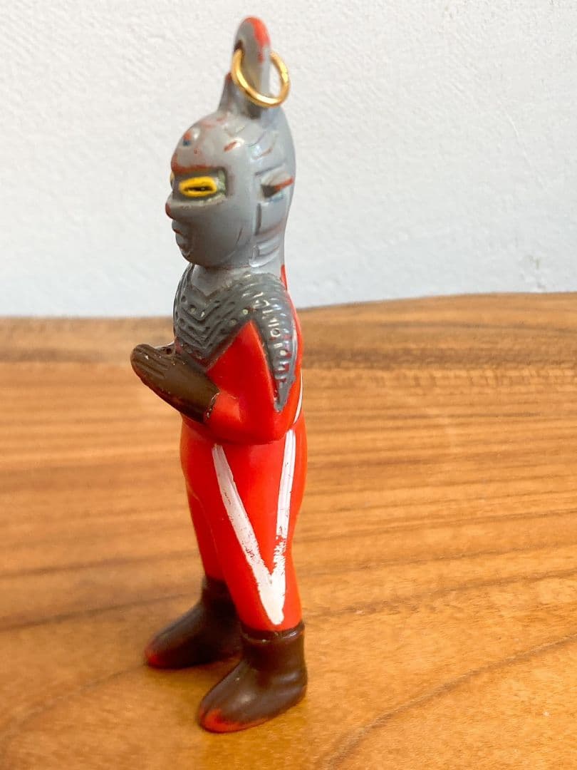ウルトラセブン　ペンダントソフビ