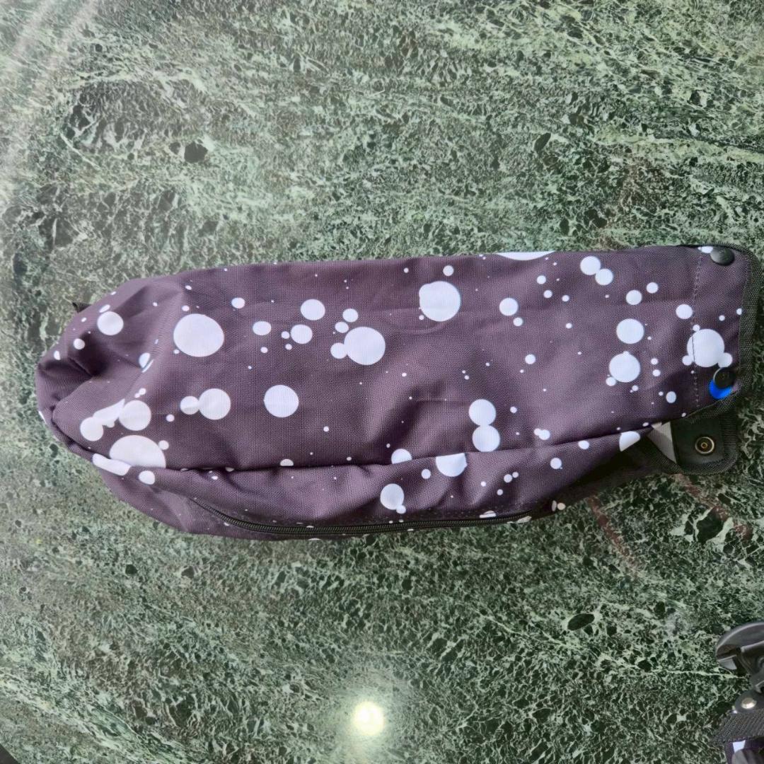 V12 ヴィ・トゥエルヴ　スタンドバッグ　ドット　スタンド式サブキャディバッグ