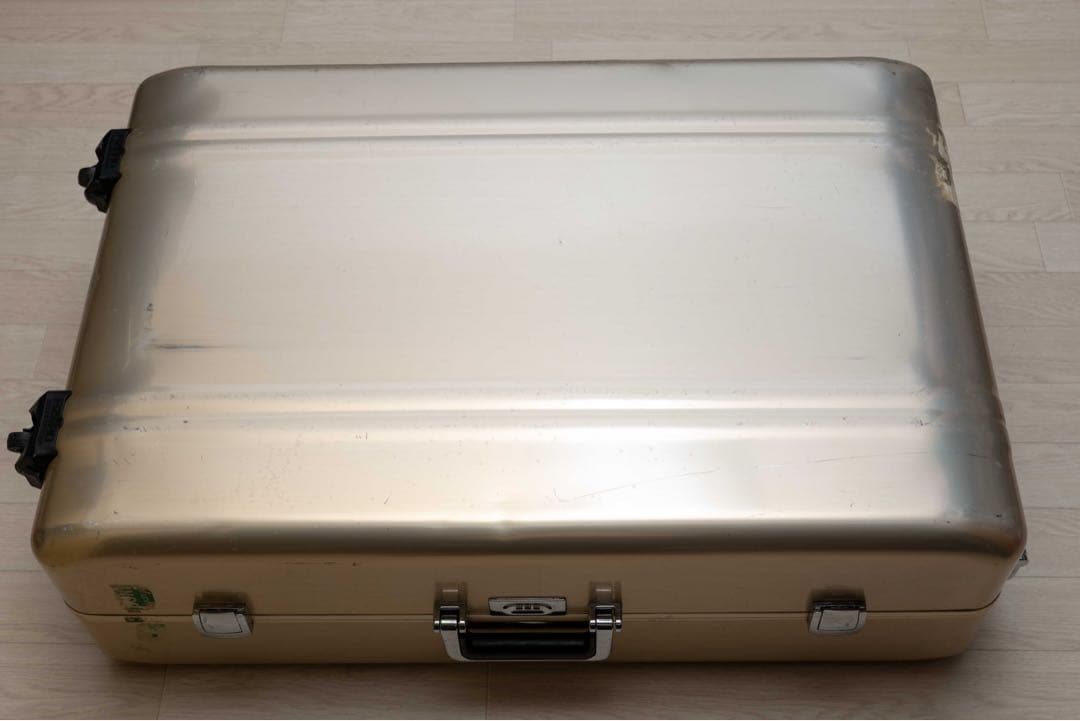 ゼロハリバートン　アルミキャリーケース　シャンパンゴールド