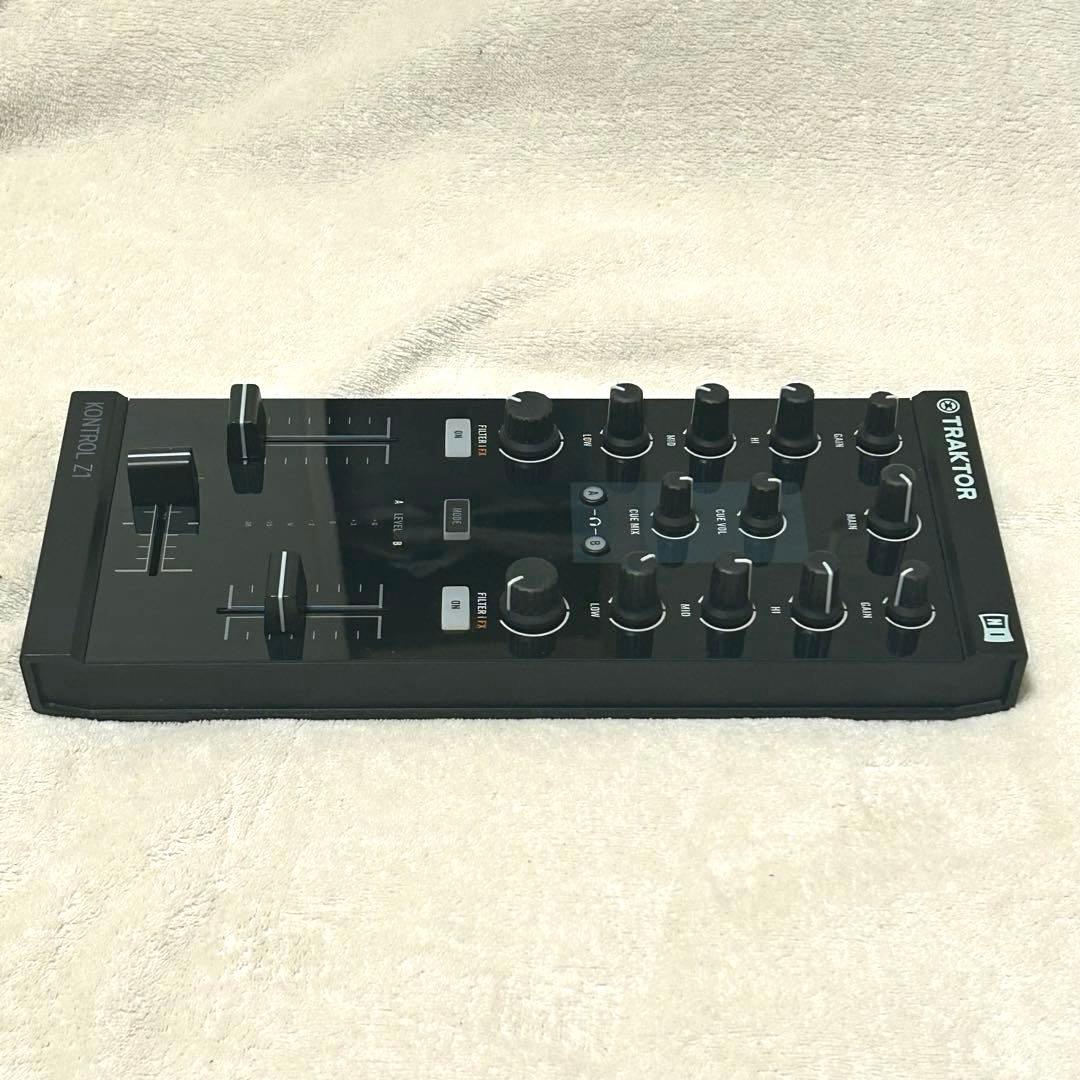 【美品】TRAKTOR KONTROL Z1 DJコントローラー AC不要モデル