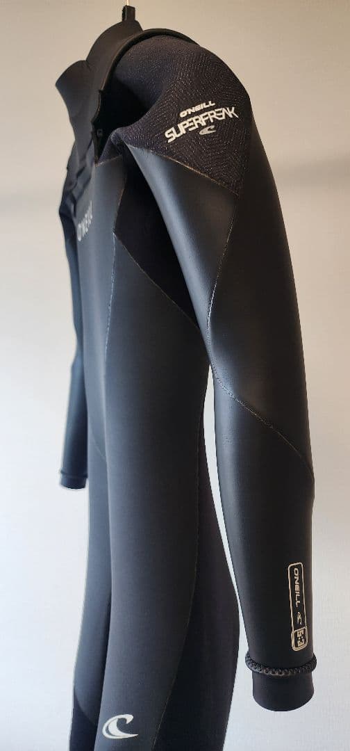 ヨ*ン様 O'NEILL　セミドライスーツ 5×3㍉　美品