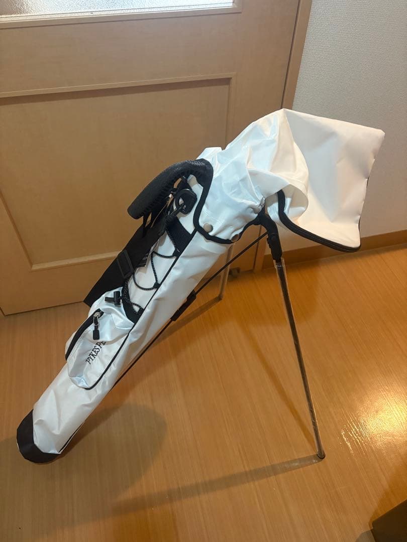 ゴルフ　ホワイト キャディバッグ スタンド付き