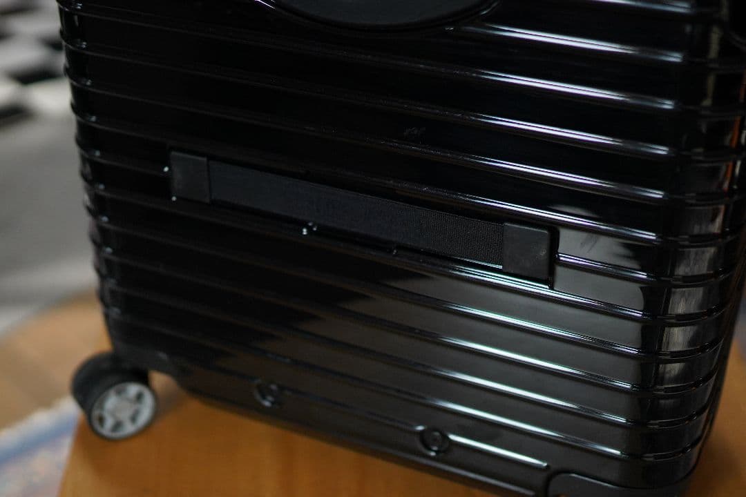 RIMOWA SALSA DELUX TSA ロック四輪 キャビン持込サイズ