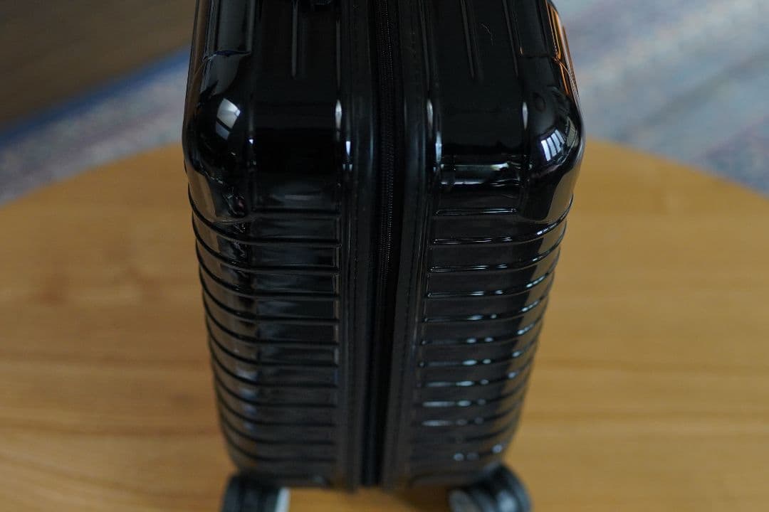 RIMOWA SALSA DELUX TSA ロック四輪 キャビン持込サイズ