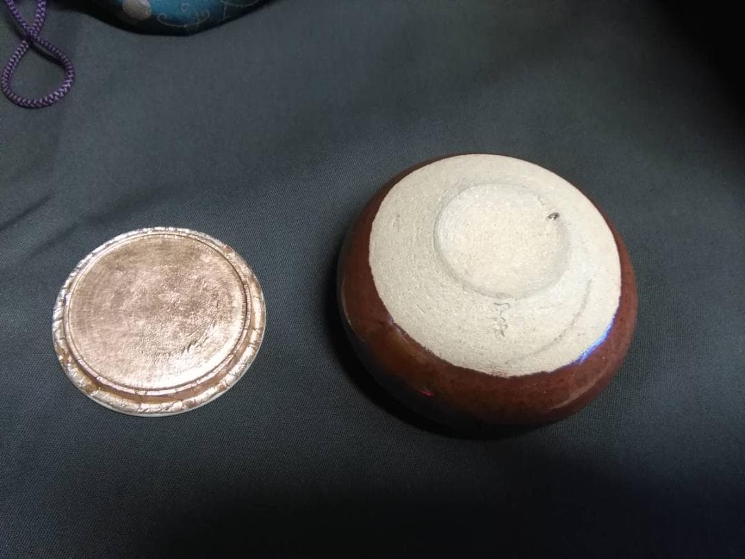 茶道　華山作　素朴な茶入れ　骨蓋付　和柄錦布袋付　在銘品　美品