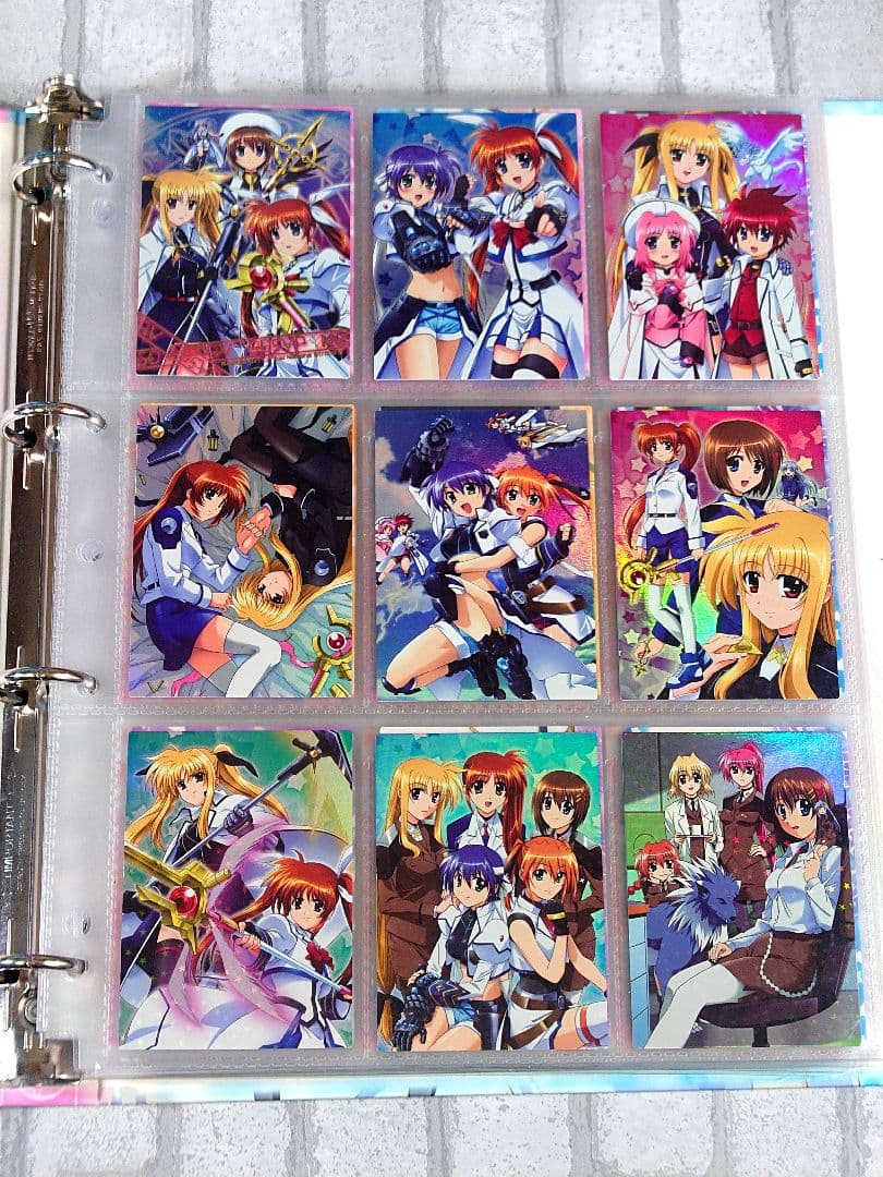 魔法少女リリカルなのはStrikerS、トレカ225枚&バインダー。
