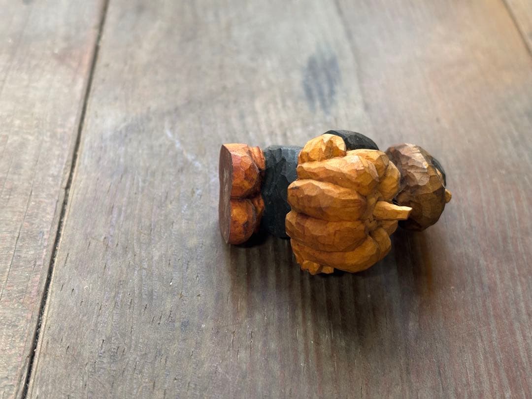 藤岡孝一 木彫 ポルックス 小人 カボチャを抱える小人 北海道作家　彫刻