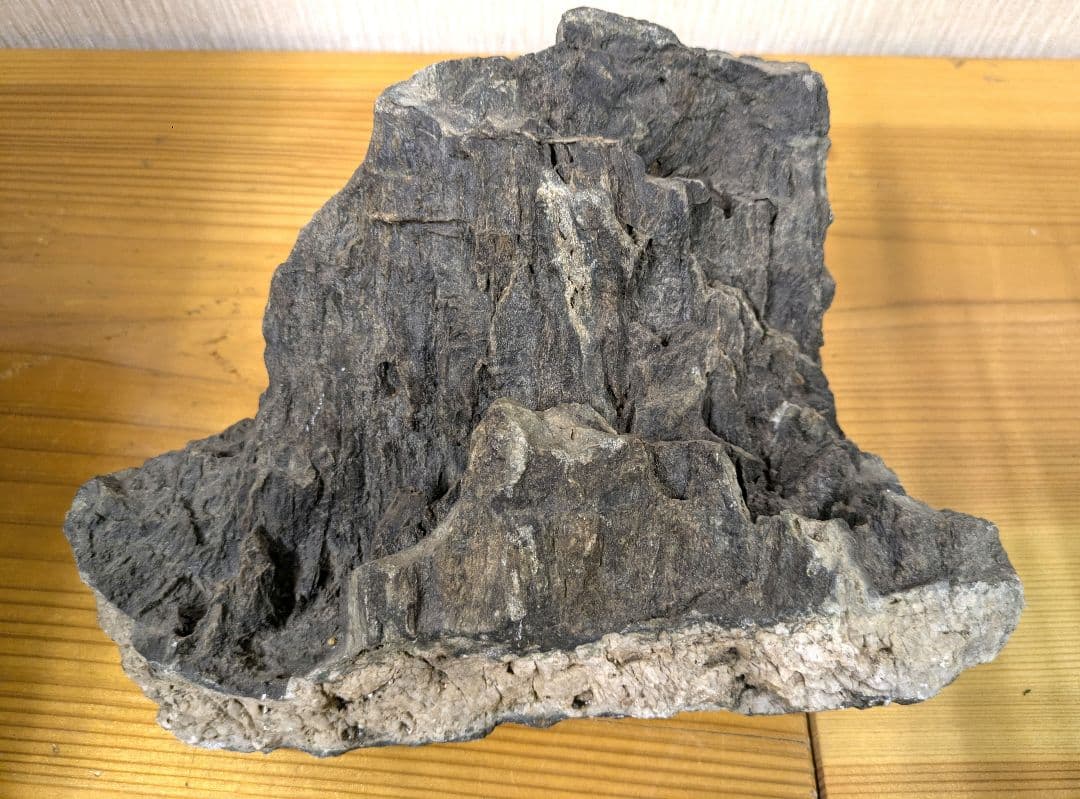 龍王石 約4.5kg 　天然石　 水槽用　レイアウト石