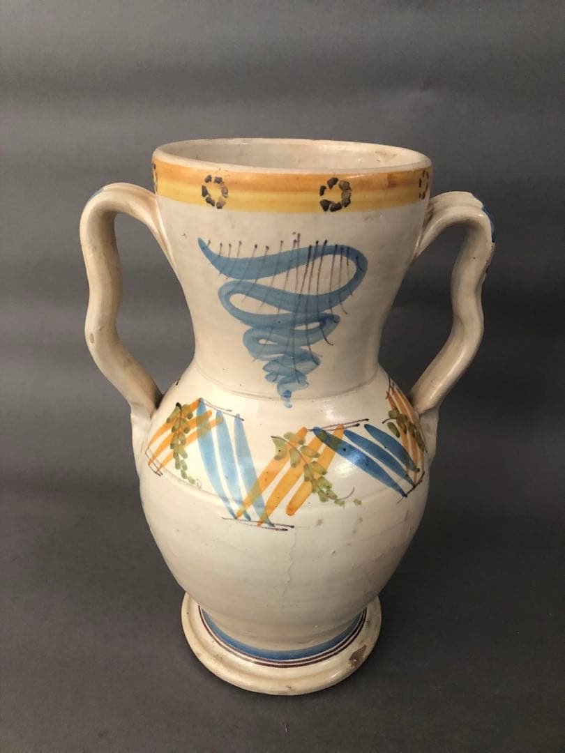 イタリア陶器　　両手花瓶