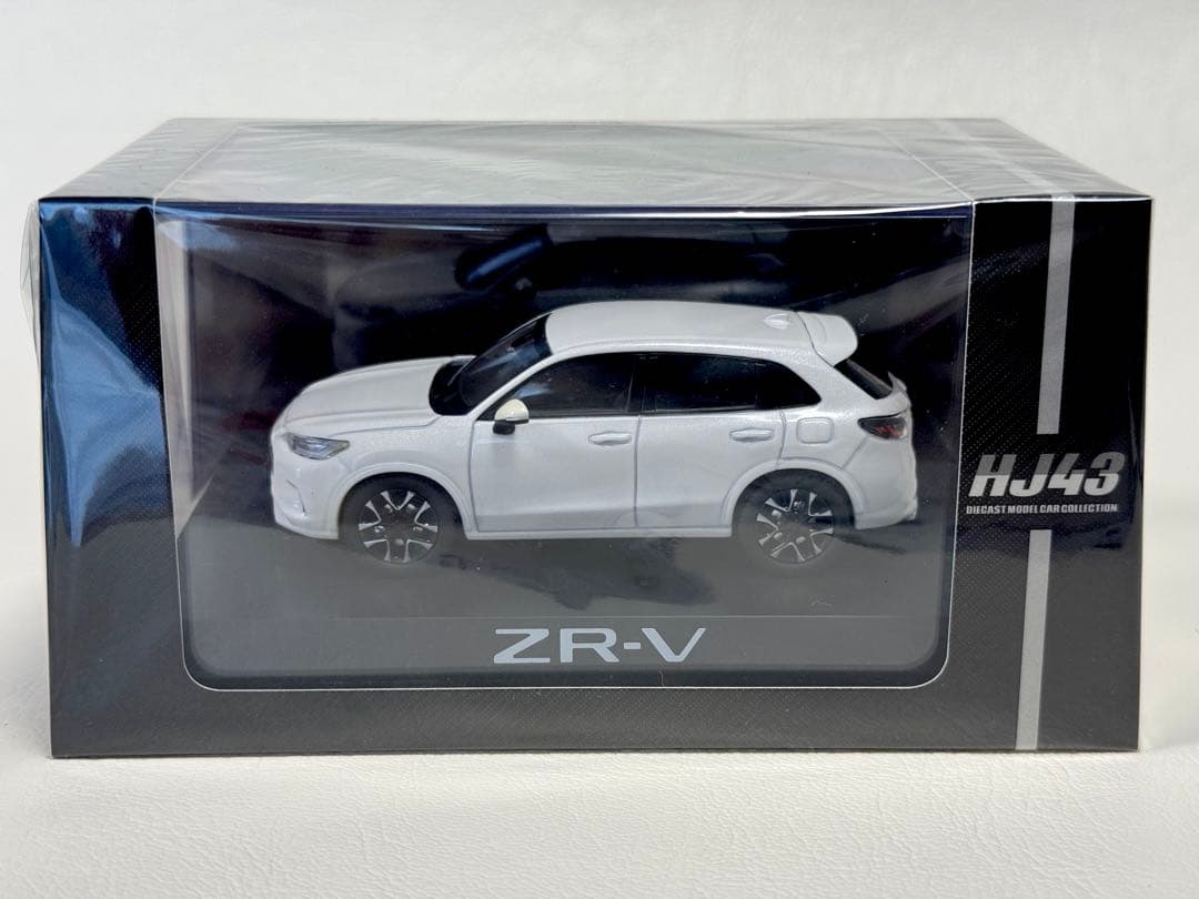 ホンダ ZR-V 新品　ミニカー　e:HEV ホワイトパール1/43 ZRV