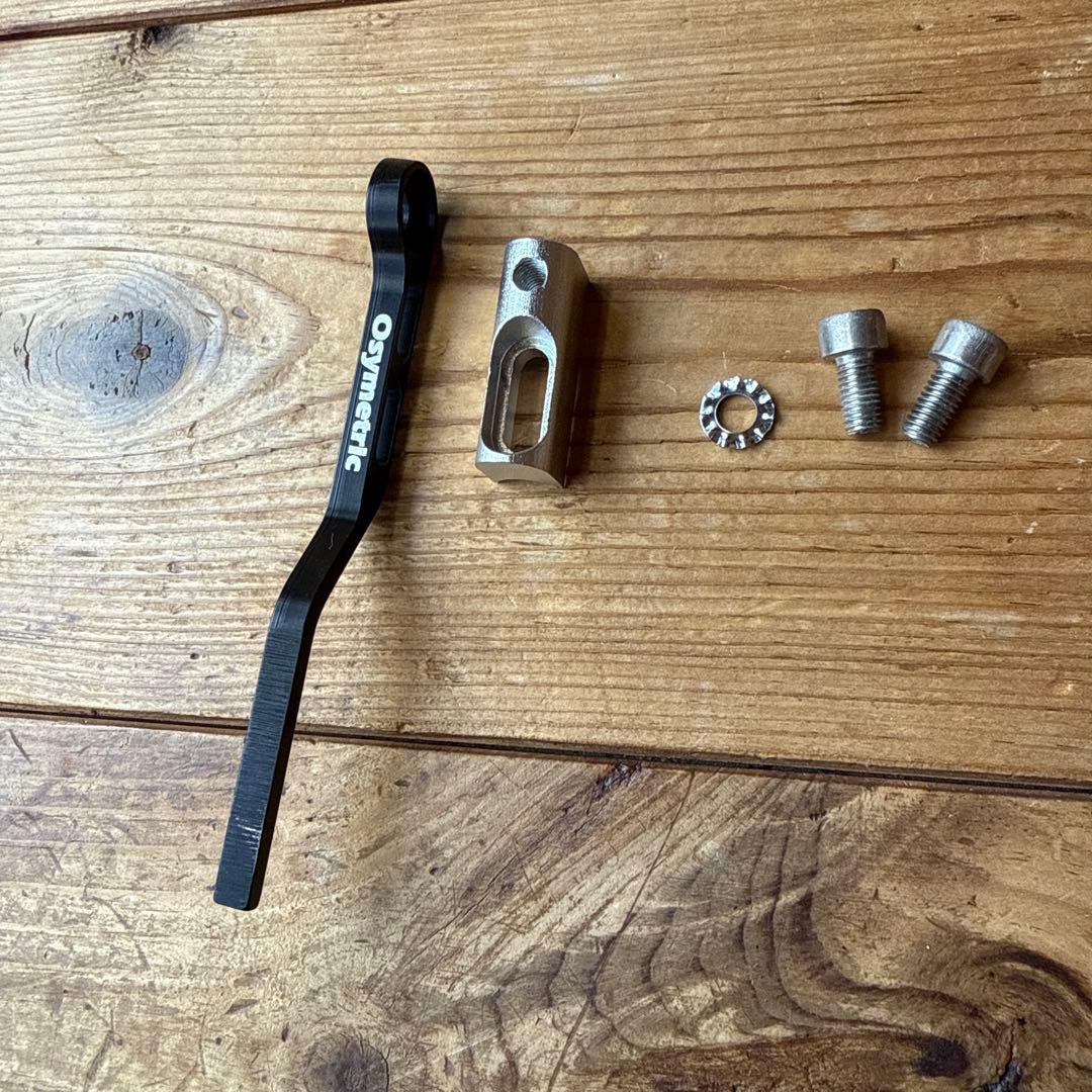 O.SYMETRIC STRONGLIGHT製の楕円チェーンリング