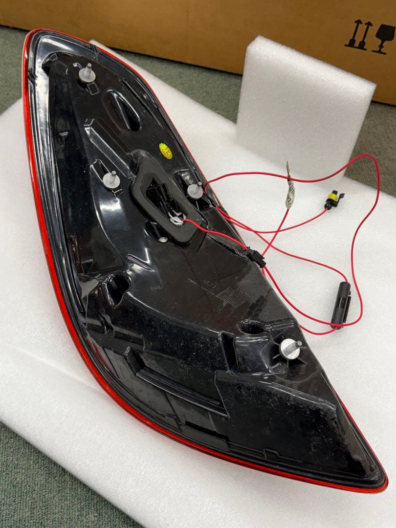 W222 後期　社外品テール　カミングホームファンクション付　送料込み