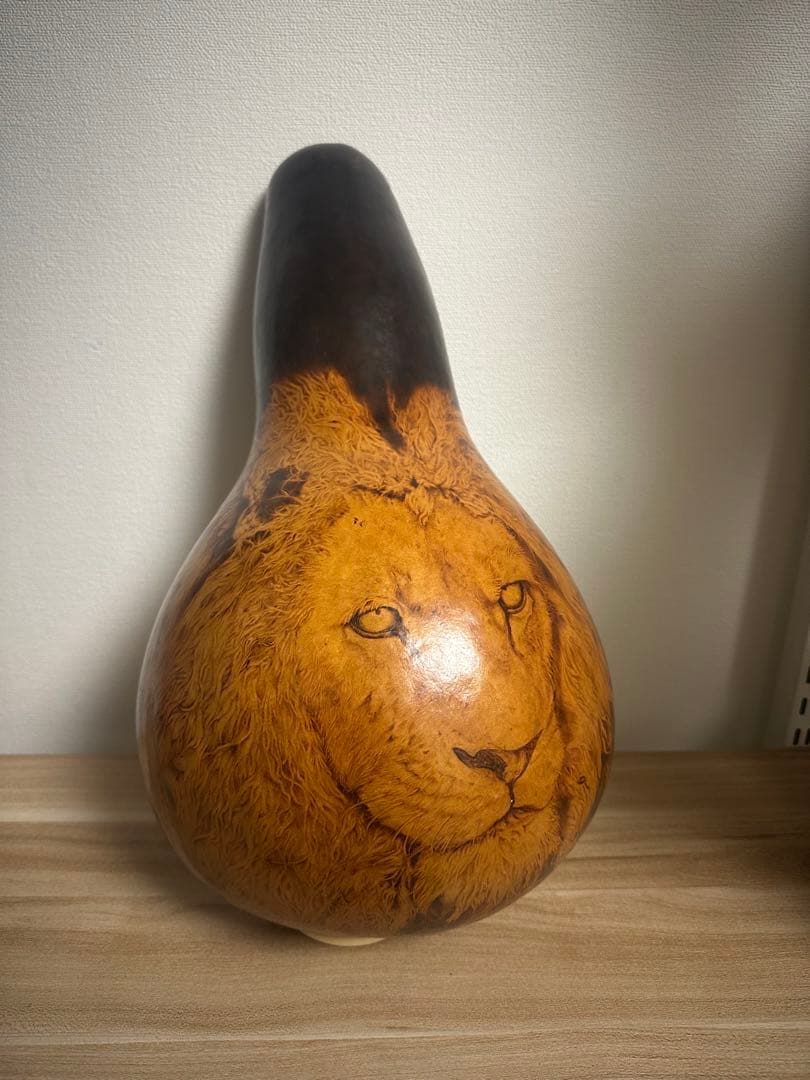 ライオン焼き絵のひょうたん型置物