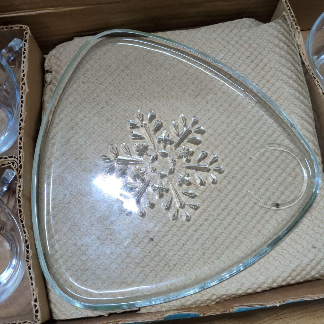 スノーフレーク　インディアナグラス　カップ&ソーサー4点セット